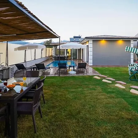 Mees / Kargi Hotel 4*