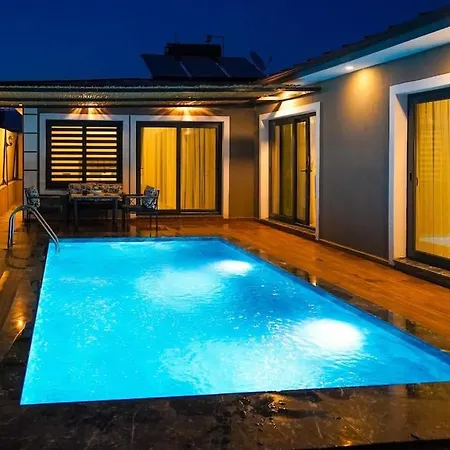 Mees / Kargi Hotel